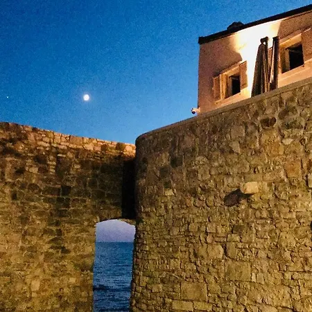 Torci 18 Novigrad Istria